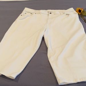 24W white jeans Capri pants